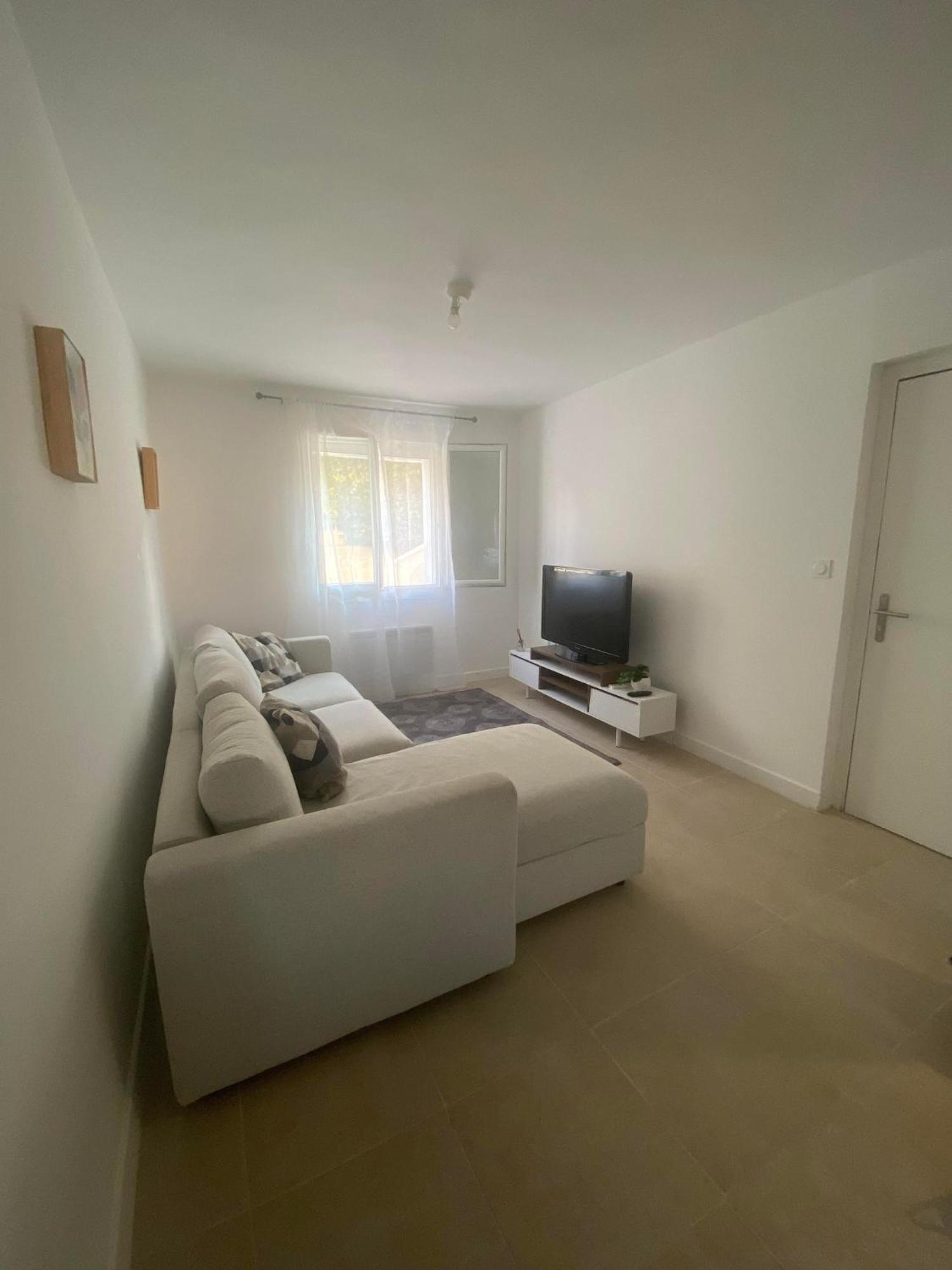Apartment Joli Proche De La Marseilles